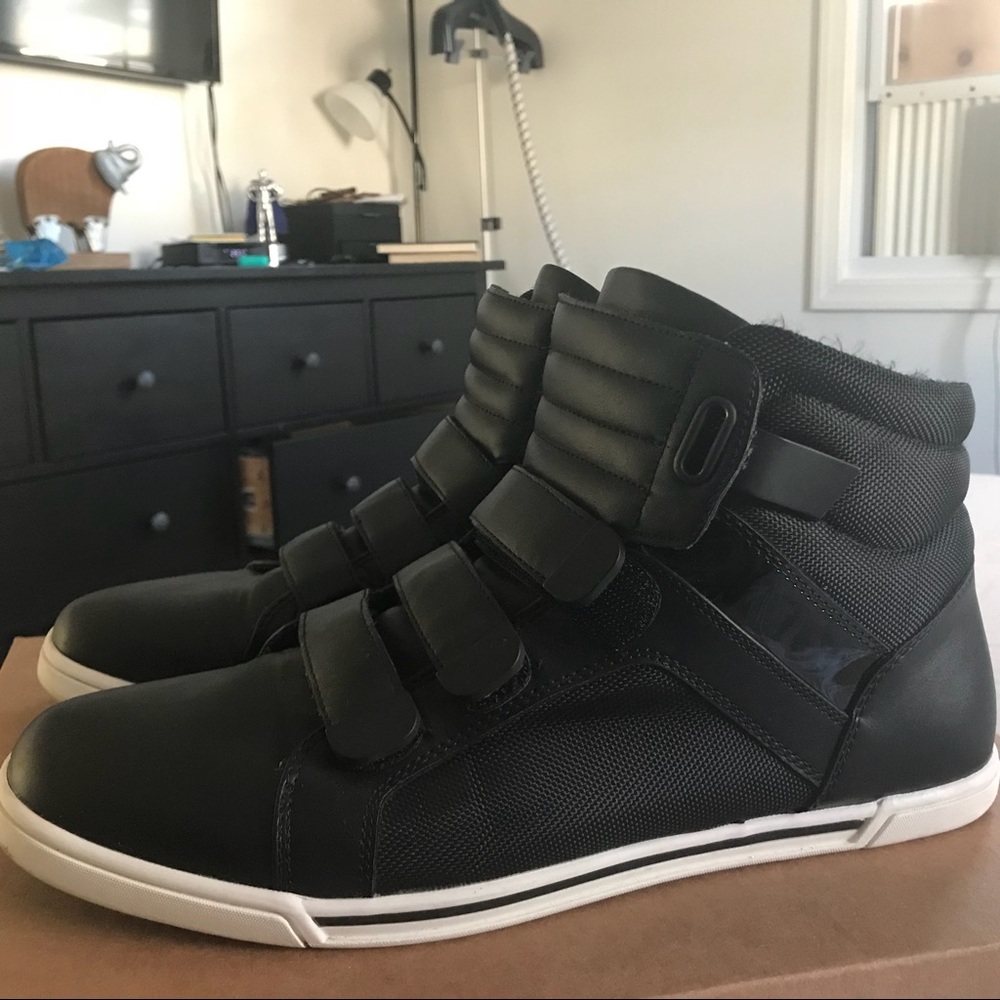 Also Sneakers